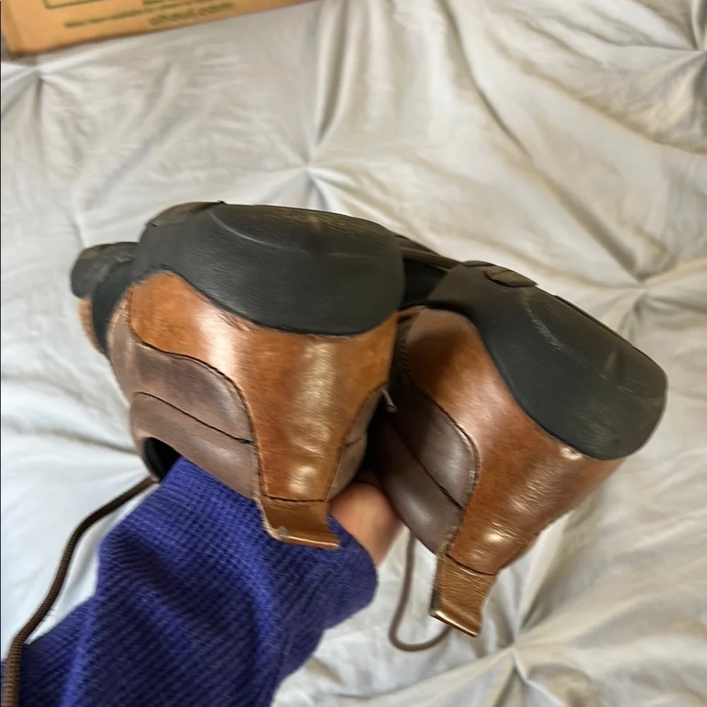 Born Men's Brown and Black Casual Shoes